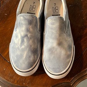 The dye slip on loafers
